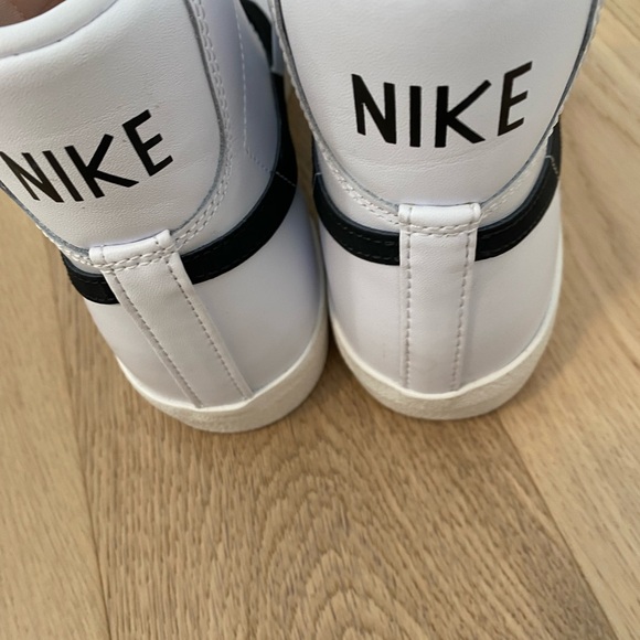Nike White and Gray Blazers 77 Mid Top Sneakers - Picture 4 of 5